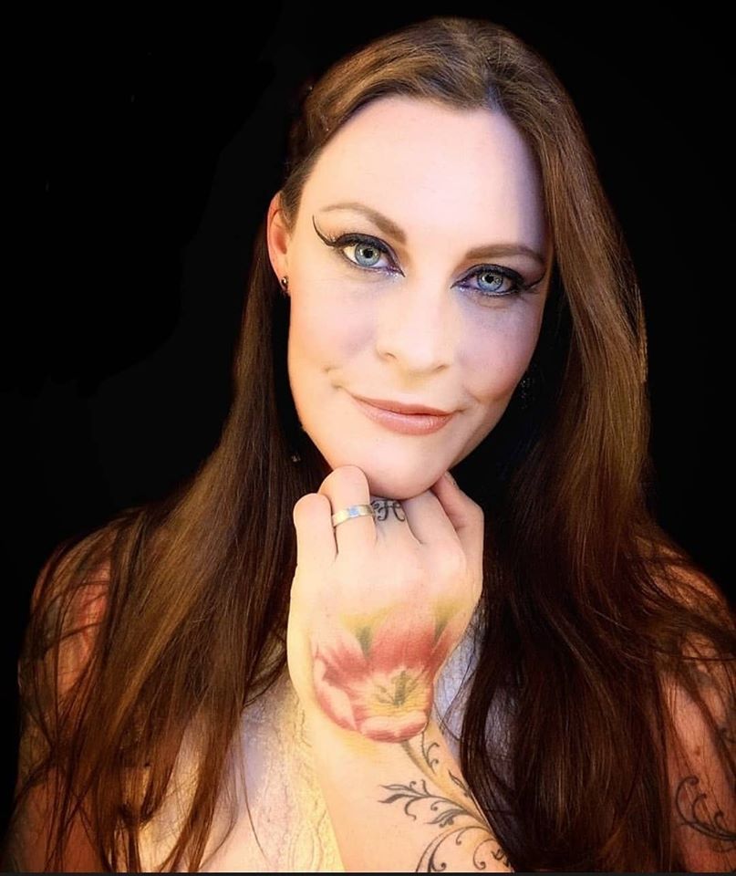 Floor Jansen: "Soha nem próbáltam utánozni a Nightwish előző énekesnőit!"