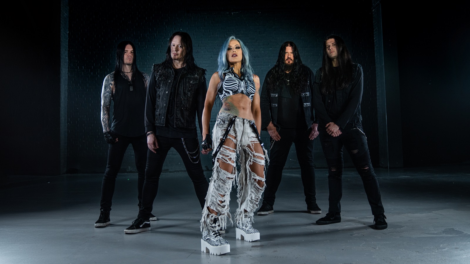 arch-enemy-promo-2024-hi-res.jpg