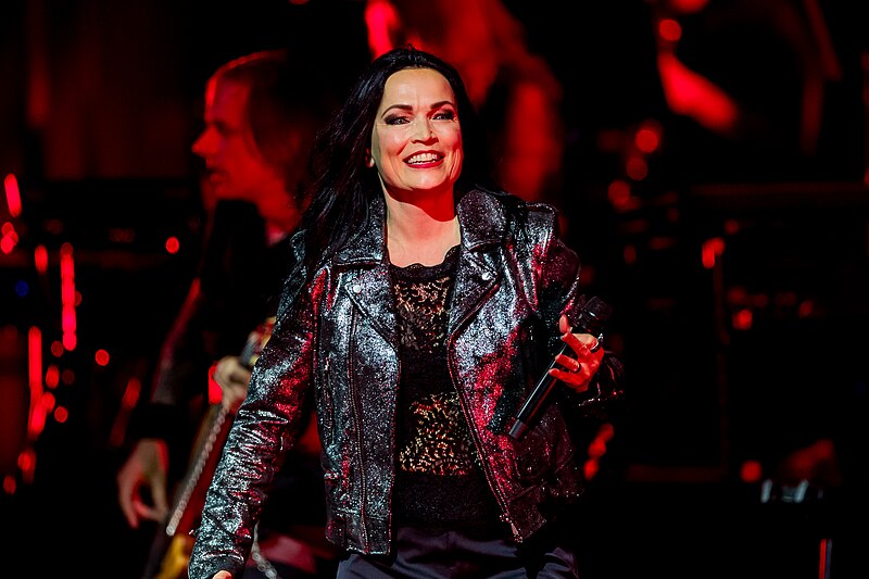 tarja_turunen_2024101222309_2024-04-10_rock_meets_classic_sven_1d_x_mk_ii_2133_b70i8003.jpg