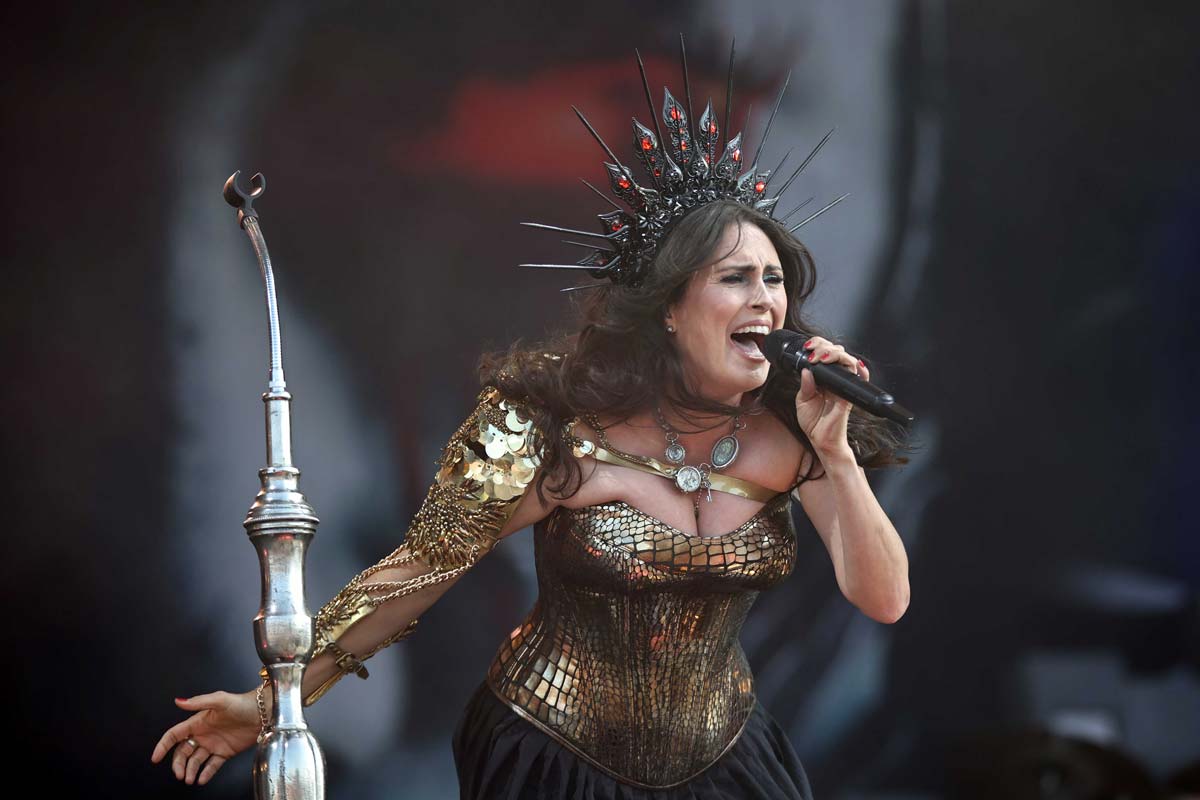 Sharon den Adel: "A tűz még mindig bennünk ég"