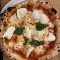 Újraértelmezett nápolyi pizza a belvárosban