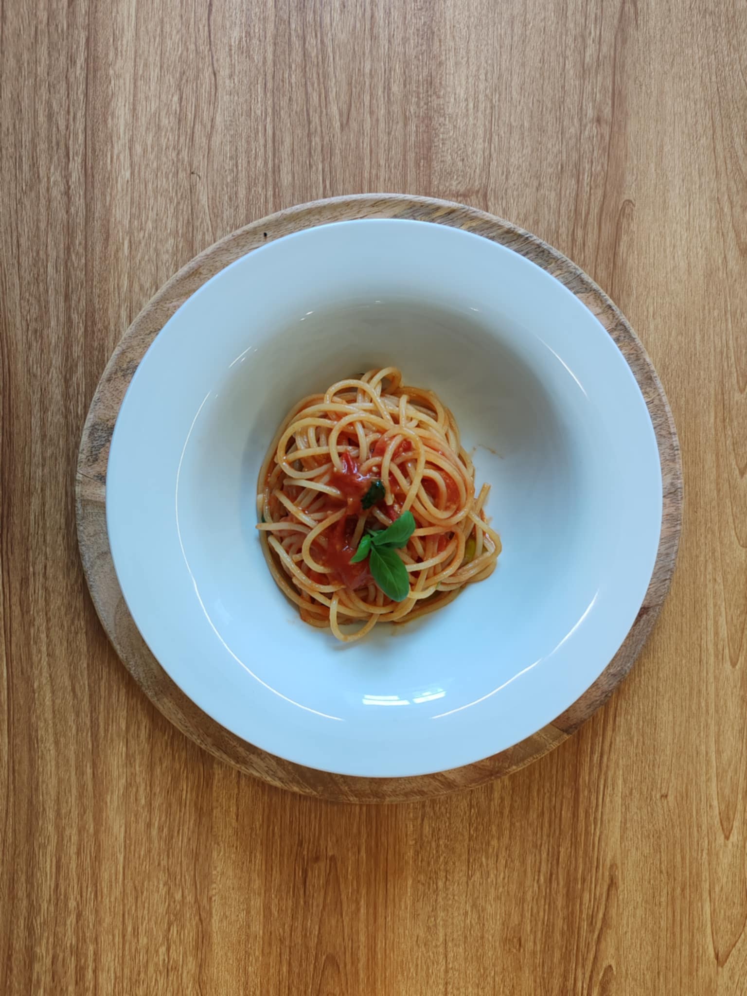 spaghetti_al_pomodoro_olasz_paradicsomos_teszta_recept.jpg