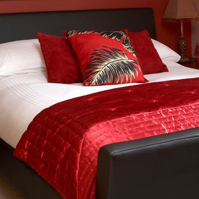 romantic-bedroom-satin-covers1.jpg