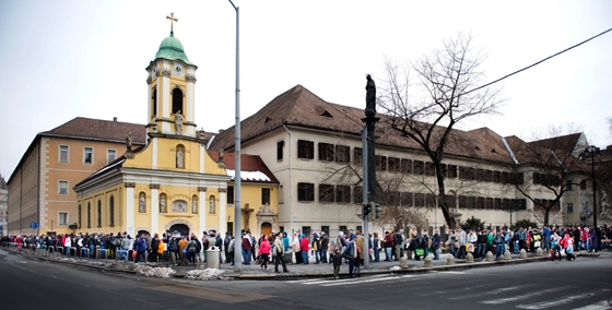 20130330_sorbanallas_etelert_etelosztas_Blaha_Lujza_ter_Rokus_korhaz_Gyulai_Pal_utca.jpg