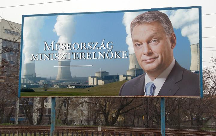 Meseorszag_Orban_Viktor_kormanyfo_Fidesz_oriasplakat_Magyarorszag_miniszterelnoke_valasztas_2014_mem_internetes_nepmuveszet.png