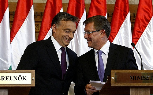 Orban_Viktor_Fidesz_elnok_miniszterelnok_Matolcsy_Gyorgy_nemzetgazdasagi_miniszter_gazdasag_mosoly.png