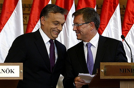 orban_matolcsy_fuggetlen_jegybank_magyar_nemzeti_bank_elnok_gazdasagi_miniszter_mosoly.png