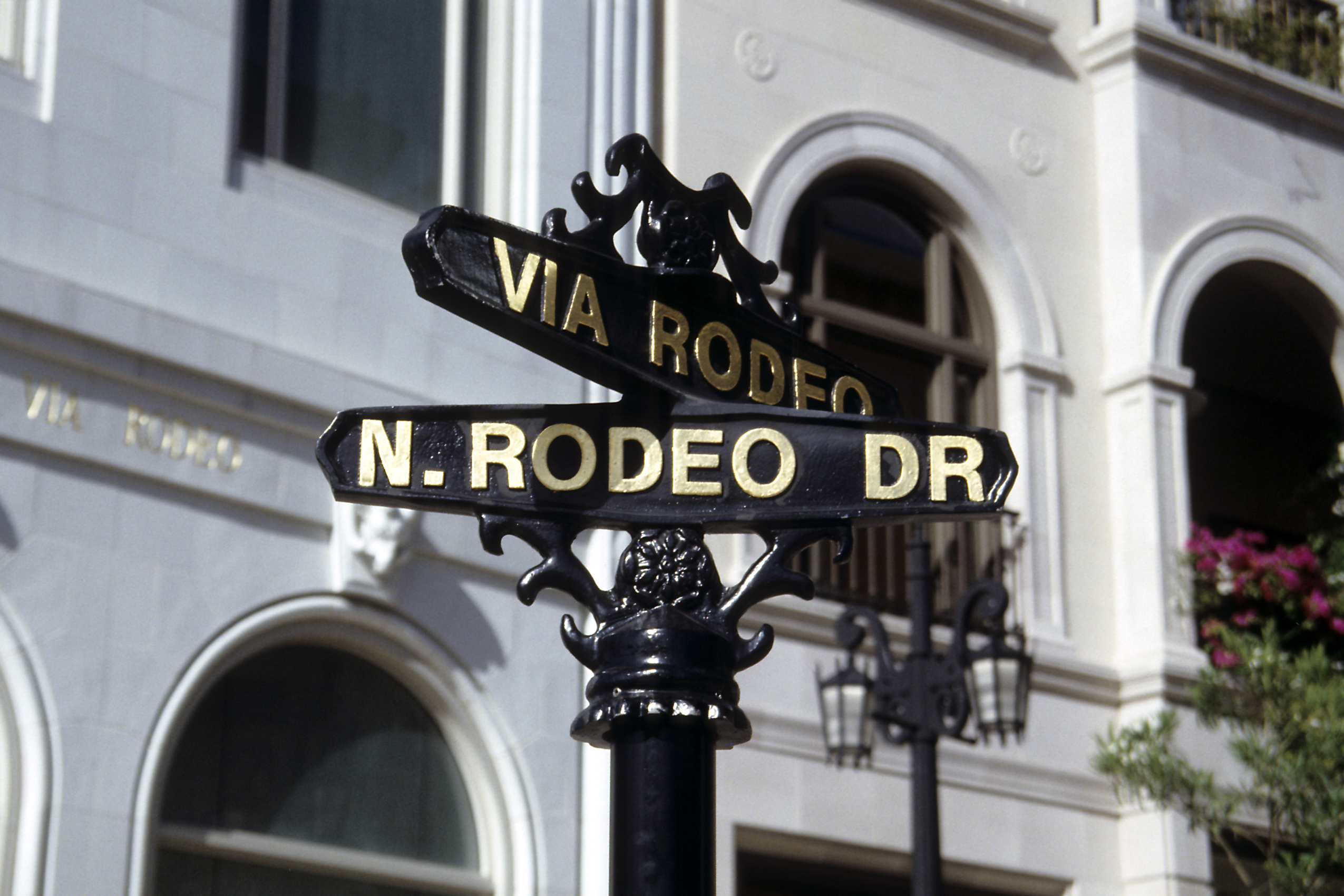 rodeo_drive_street_sign-93.jpg