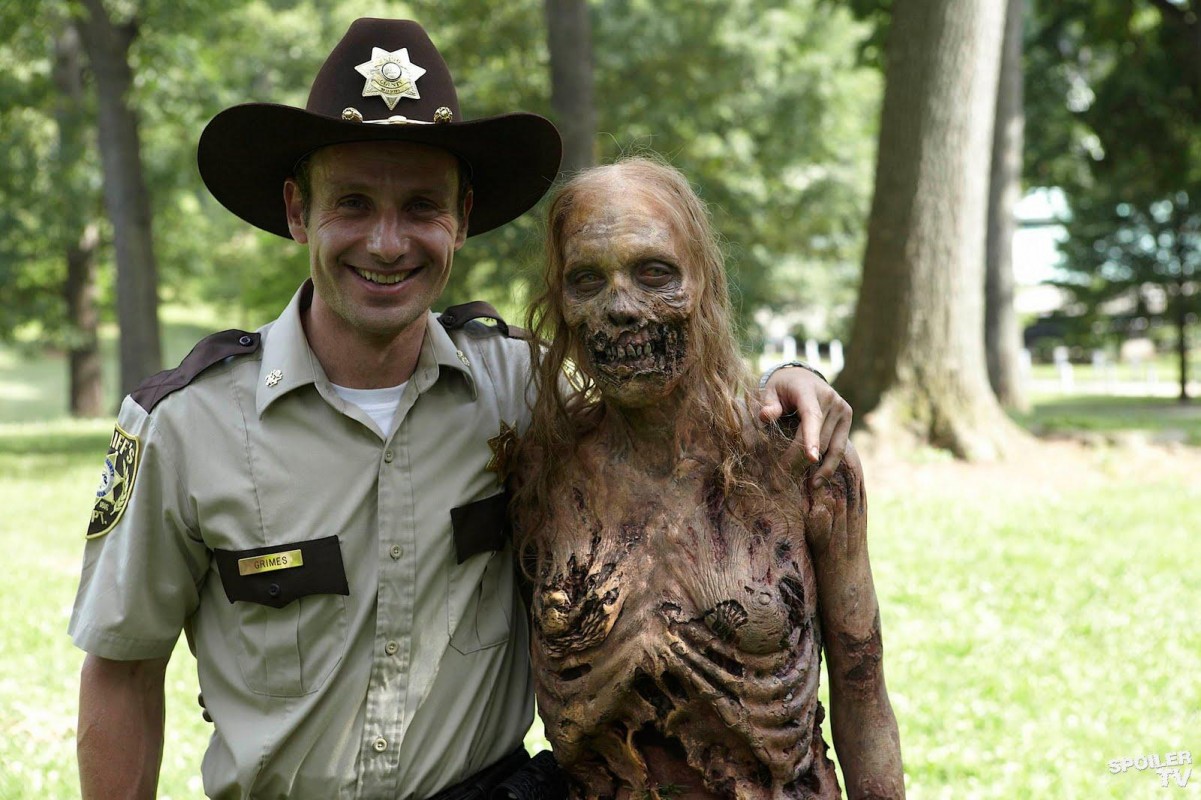 19_the_walking_dead_andrew_lincoln_zombie1.jpg