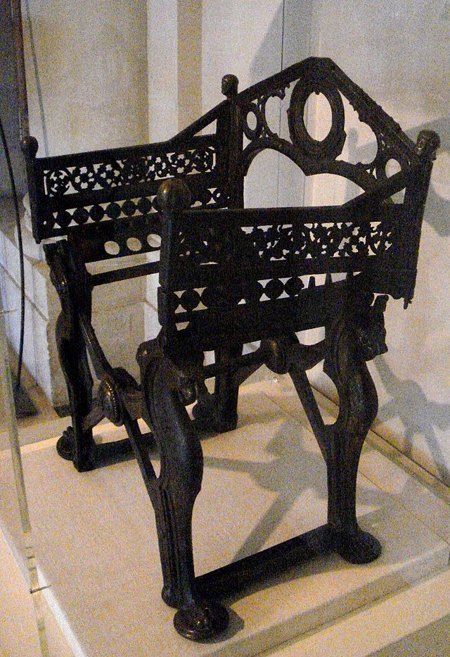 640px-throne_of_dagobert_bronze_cabinet_des_medailles.jpg