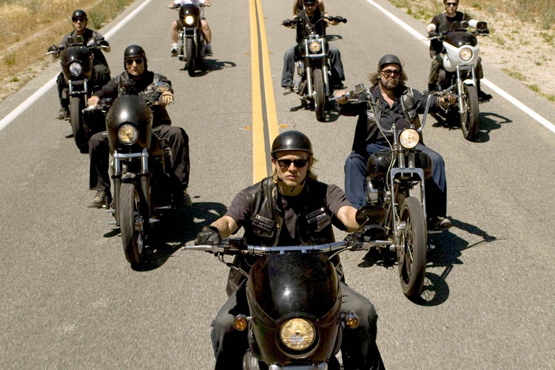 65074704_sons-of-anarchy-bikers-brises-561.jpg