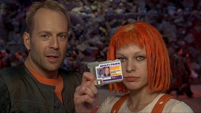 Bruce Willis és Milla Jovovich.png