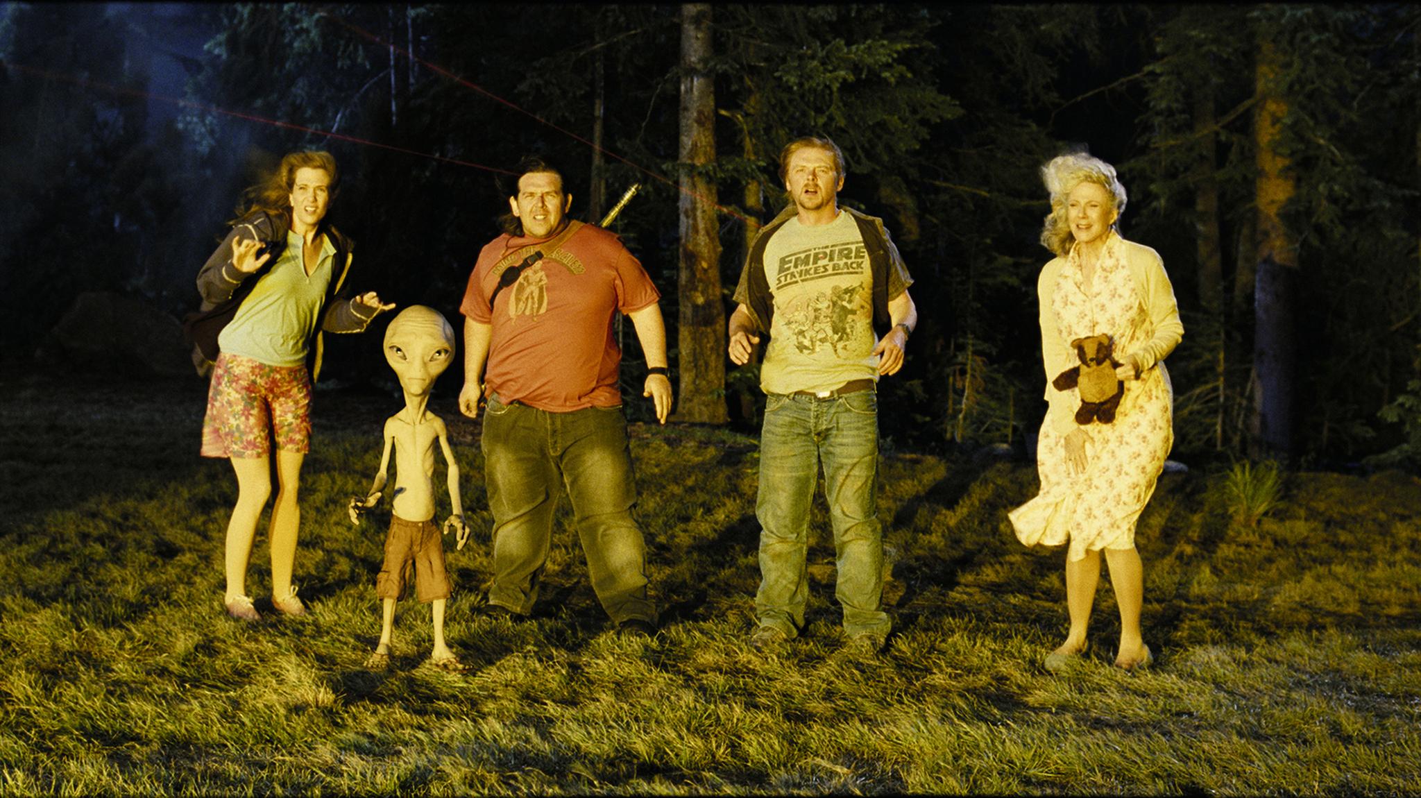 blythe-danner_-nick-frost_-simon-pegg_-and-kristen-wiig-in-paul-_2011.jpg