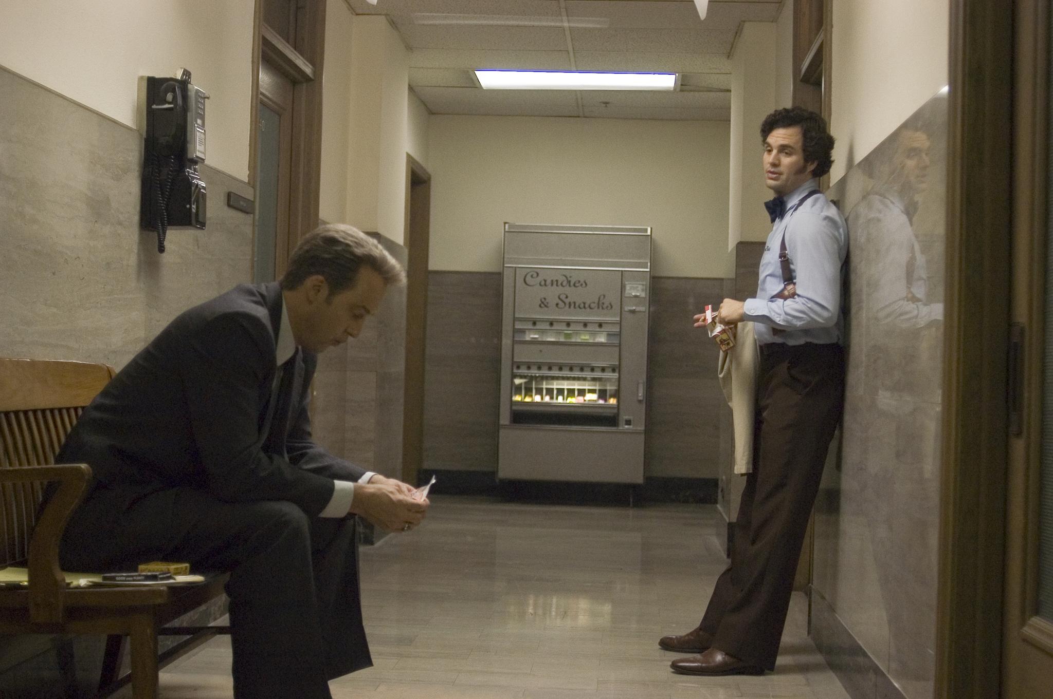 still-of-anthony-edwards-and-mark-ruffalo-in-zodiac-(2007)-large-picture.jpg