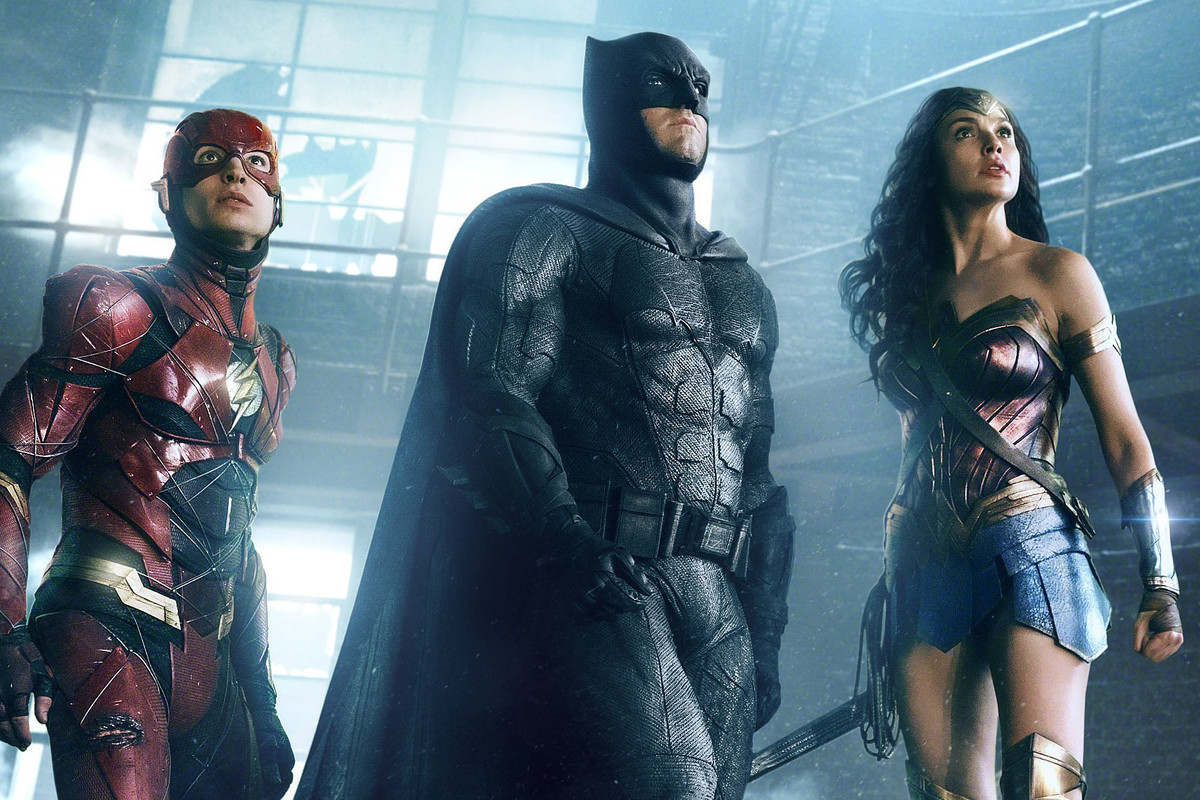 justice_league_flash_batman_wonderwoman_wb_0.jpg