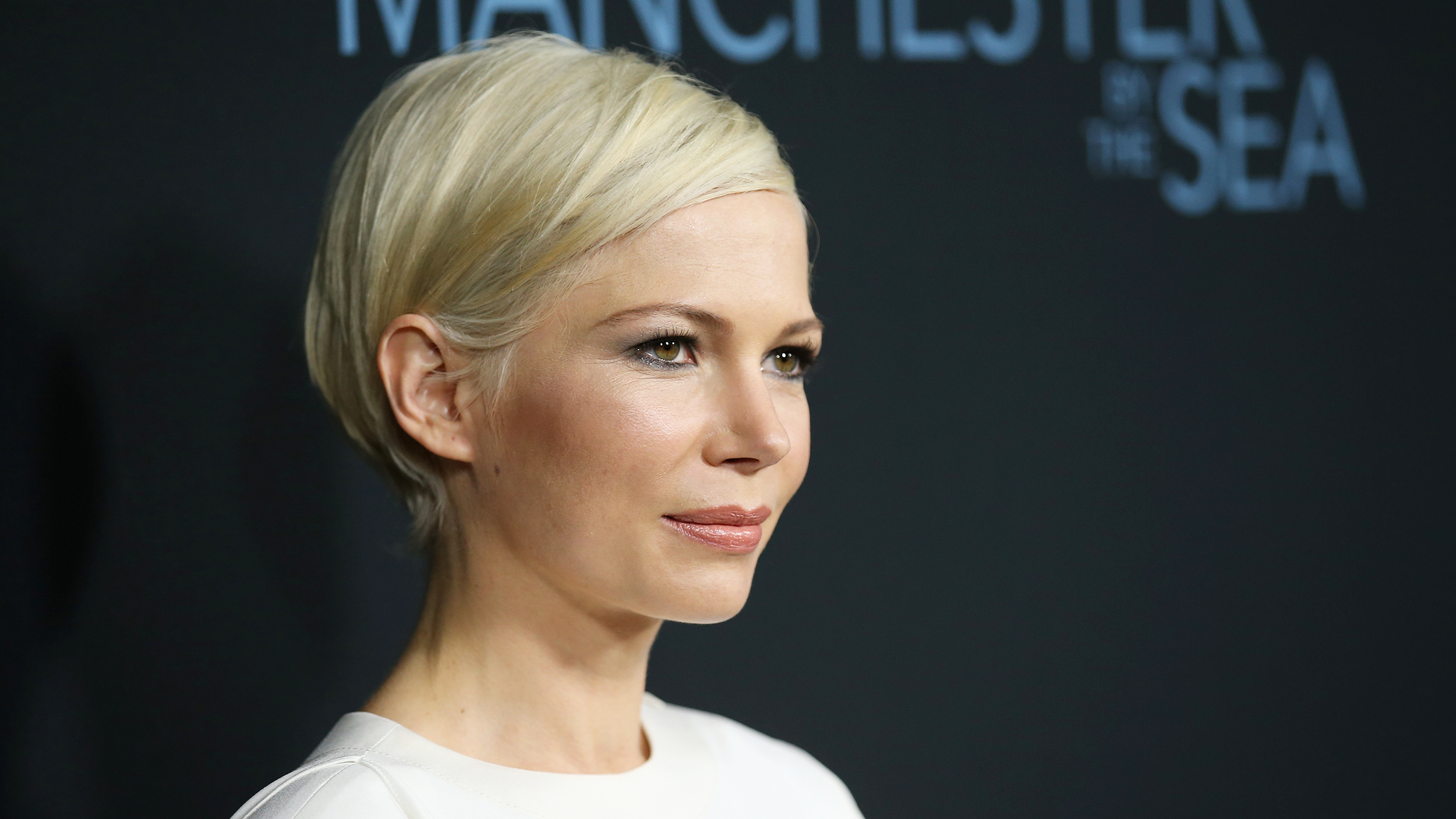 michelle-williams-today-161129-tease_125b31d8b790b2de52db027d2ffb95f7.jpg