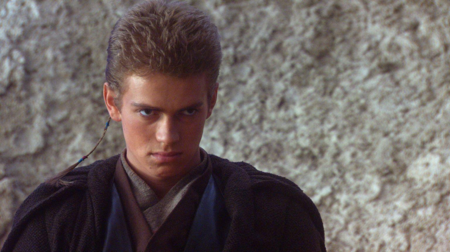 still-of-hayden-christensen-in-star-wars--episode-ii-the-attack-of-the-clones-_2002_-large-picture.jpg