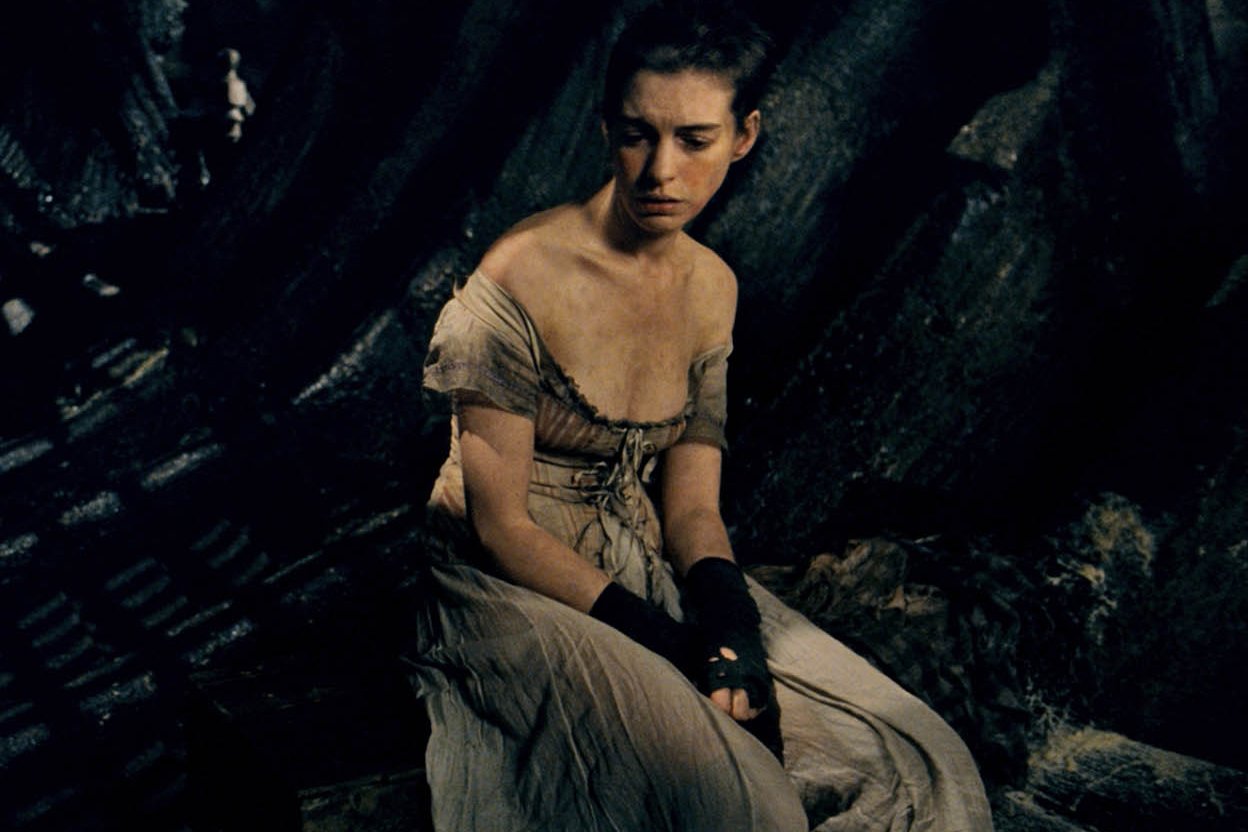 best-supporting-actress-anne-hathaway-lesmiserables.jpg