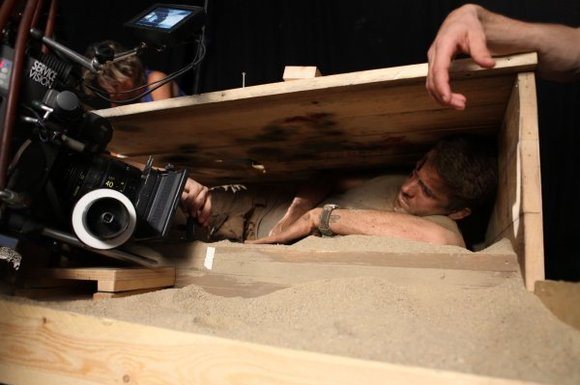 buried-ryan-reynolds-and-camera-crew.jpg