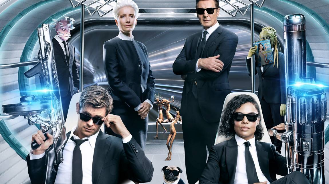 men_in_black_sotet_zsaruk_a_fold_korul_2019.png