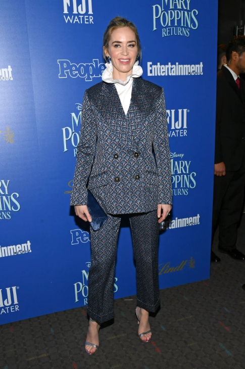 Egy ritkán látható nadrágkosztümös szett, amely Erdem érdeme és a Mary Poppins visszatér New York-i premierjén viselte