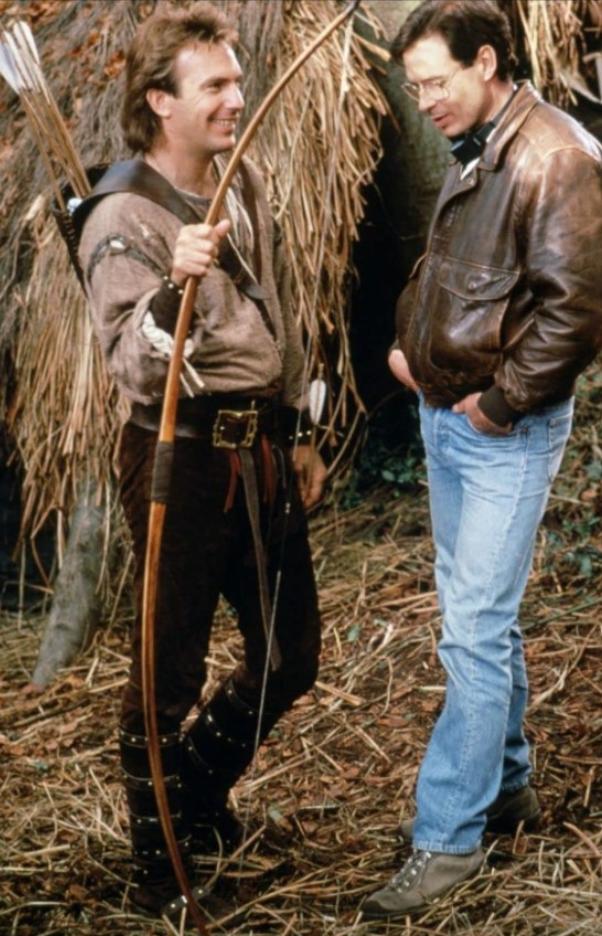 A két Kevin a Buckinghamshire-i erdőben a Robin Hood felvételén...