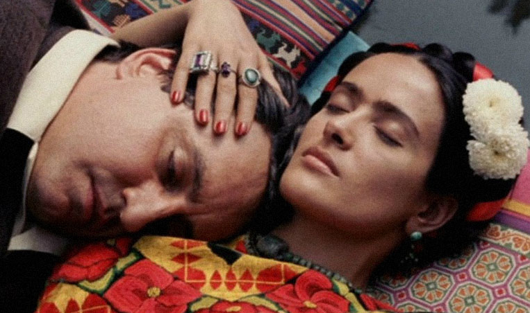 frida-kahlo-festmeny-film-salma-hayek-szexi-agy.jpg