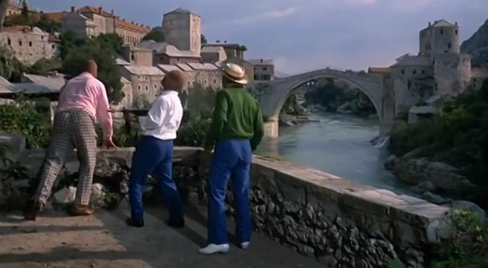 az_oroszlan_ugrani_keszul_mostar_oreg_hi_d_filmjelenet_01.JPG