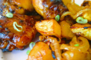 Egy ínyencség: Ropogós zöldfűszeres csirkecombok KETO
