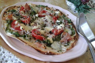 Spenótos/fekete erdei sonkás gyors pizza...