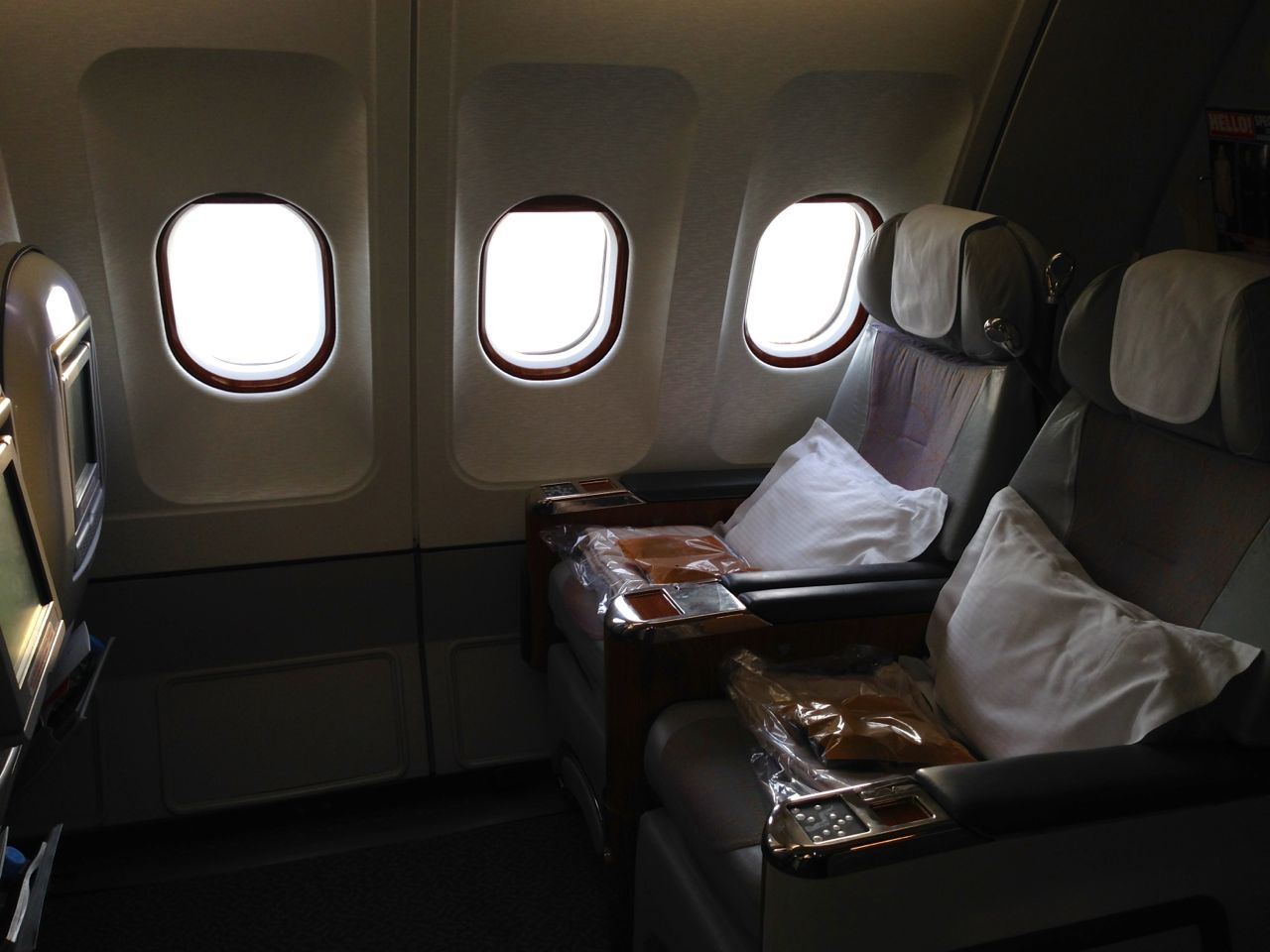 emirates_business_class2.jpg