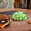 Diétás hamburger alacsony szénhidrát- és zsírtartalommal