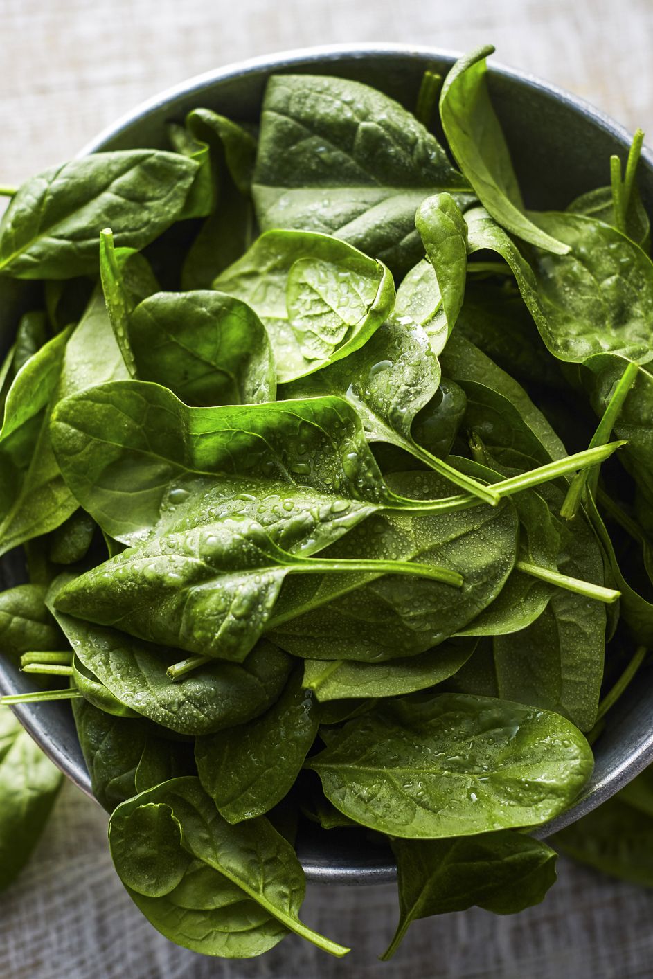 heart-healthy-food-leafy-greens-1580240728.jpg