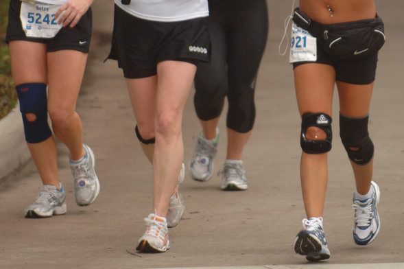 knee_braced_runners.jpg