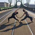 ma reggel a hídon_hamarosan Jóga a hídon iv_ #yoga #flowtothepeople #budapest