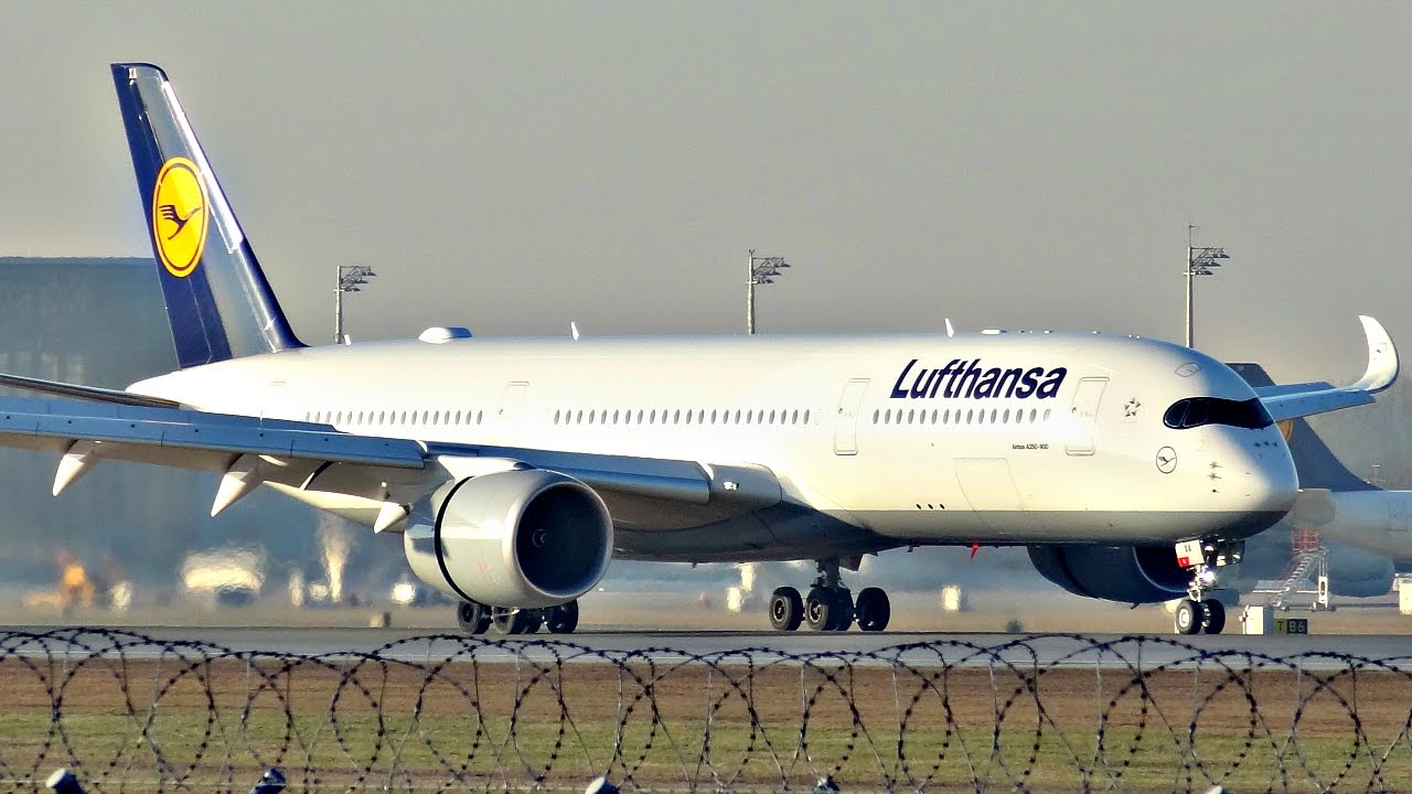 lufthansa_a350_in_bp.jpg