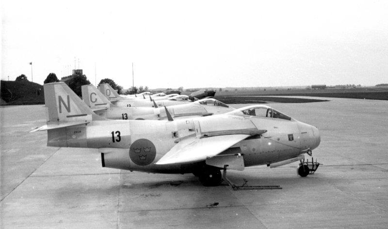 j29a_f13_2div_1952.jpg