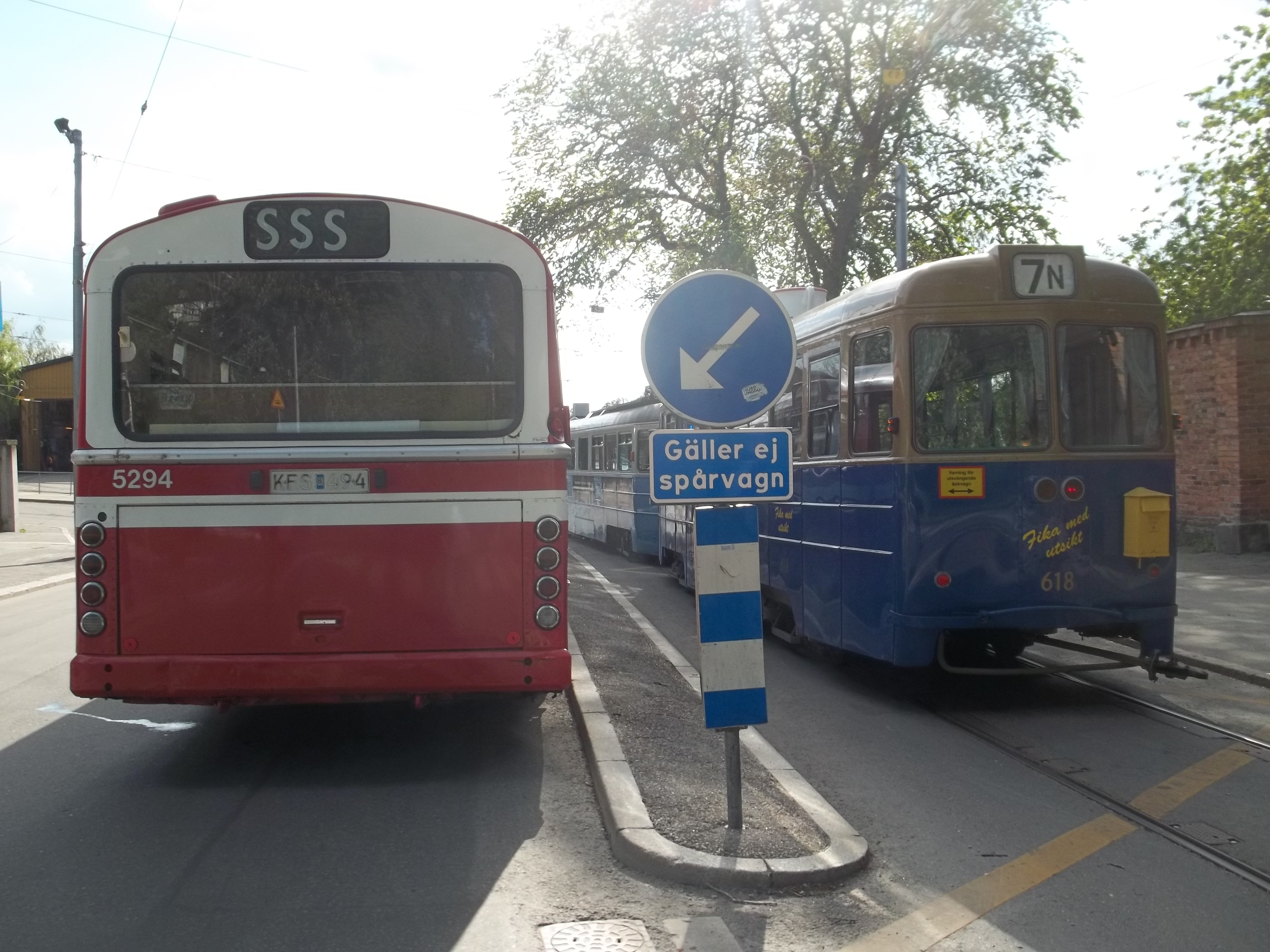 12_scania-vabis_busz_az_1970-es_evek_vegerol_es_a_gyakran_jaratott_nosztalgiaszerelveny_cafe-kocsija.JPG