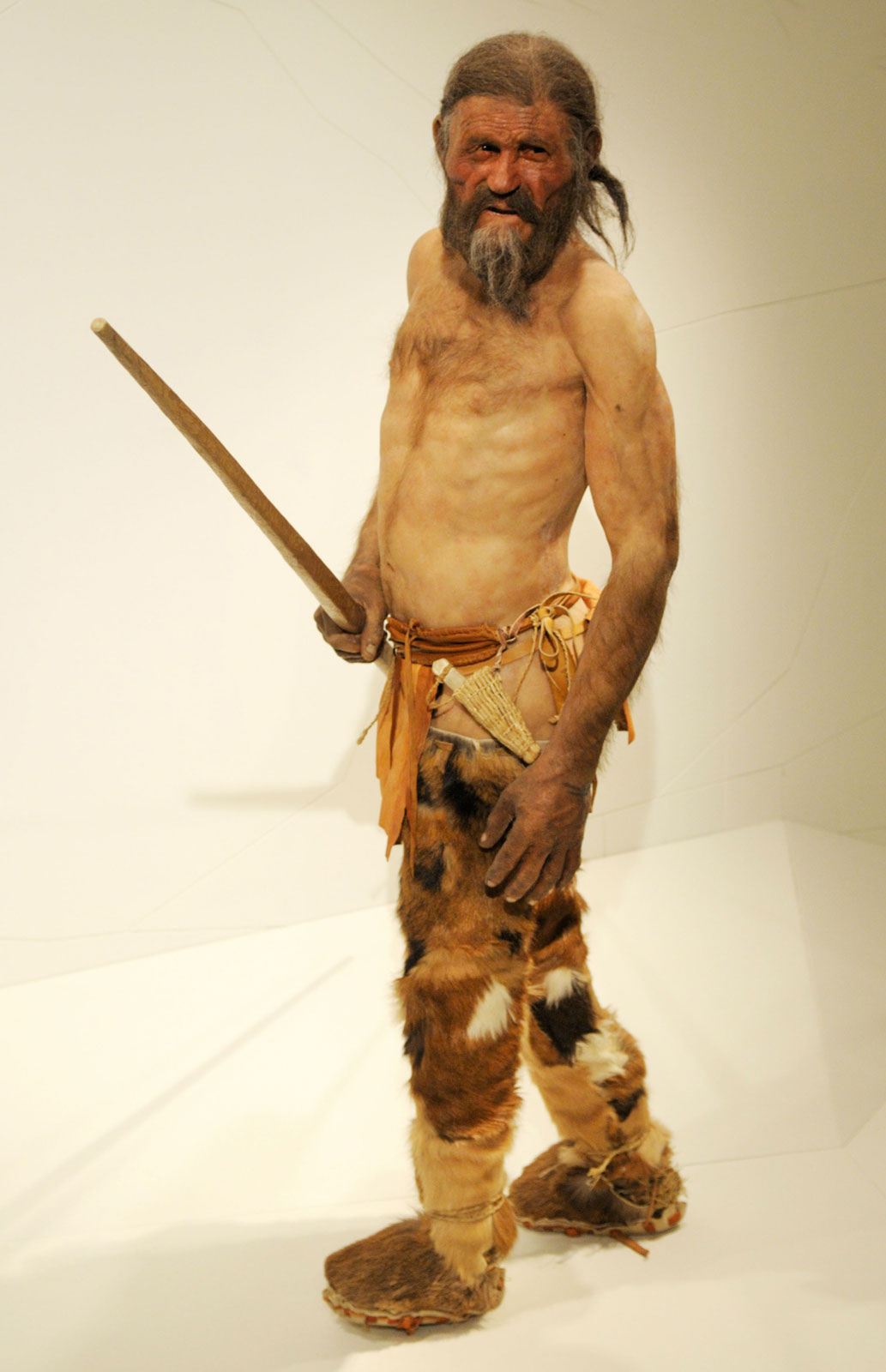 reconstruction-otzi-mummy-analysis-bolzano-italy-south.jpg