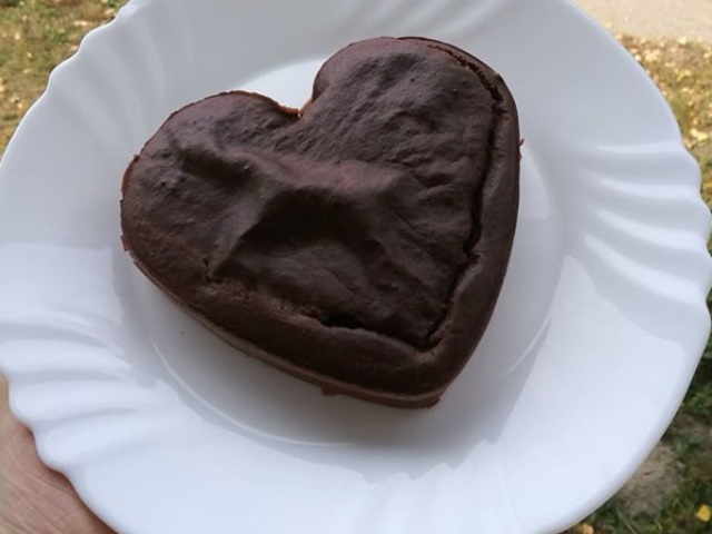 Csicseriborsós brownie mogyoróvajjal, fehérjeporral