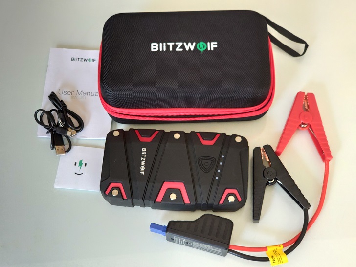 blitzwolf_bw-js1_portable_car_jump_starter_2.jpg