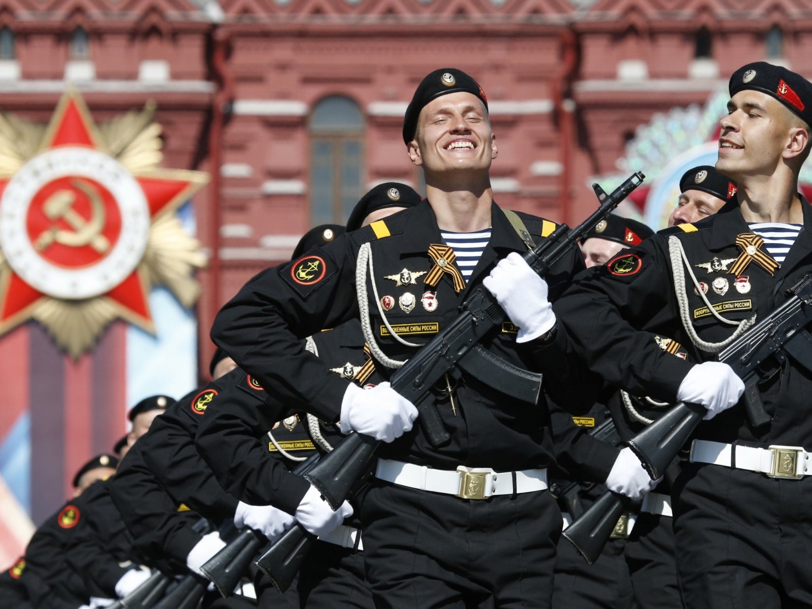 orosz_parade2.jpg