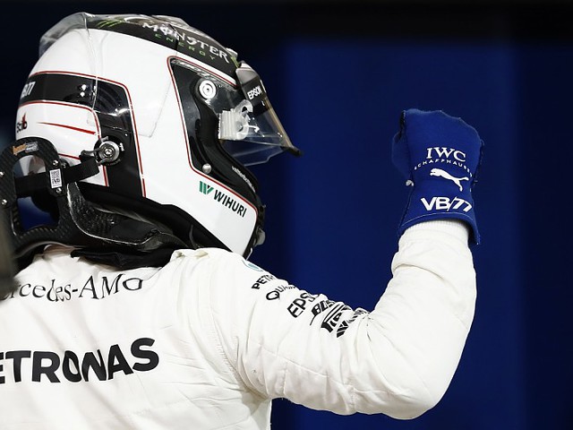 Bottas élete első F1-es pole-ját szerezte meg Bahreinben