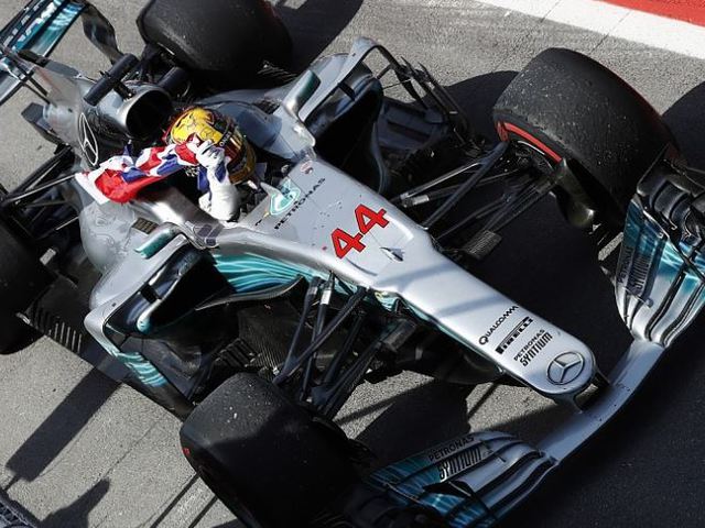 F1 Hamiltonék nagy csapást mértek a Ferrarira Kanadában