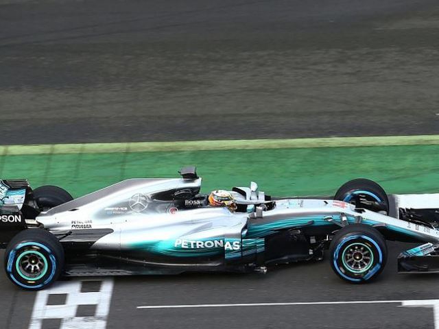 F1 Gyönyörű lett az új Mercedes