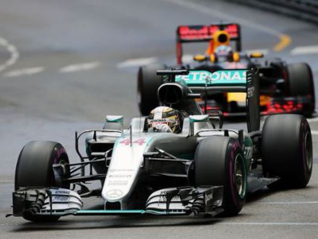 F1 Hamilton behúzta idei első győzelmét
