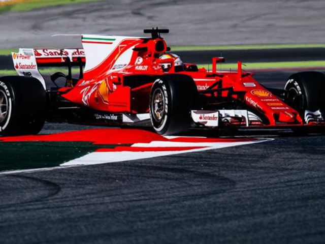 F1 Hamilton és Bottas Ferrari veszélyre figyelmeztet