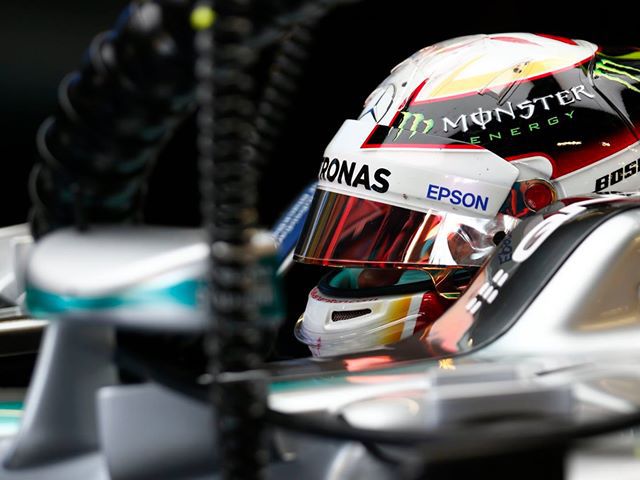 F1 Hamiltoné a harmadik szabadedzés Silverstone-ban