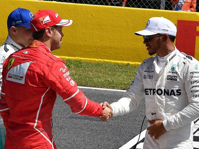 F1 Hamiltoné és Vettelé az első sor Barcelonában