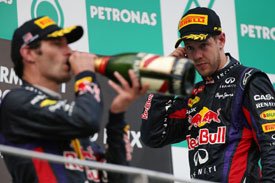Webber Vettel Sepangi dobogó.jpg